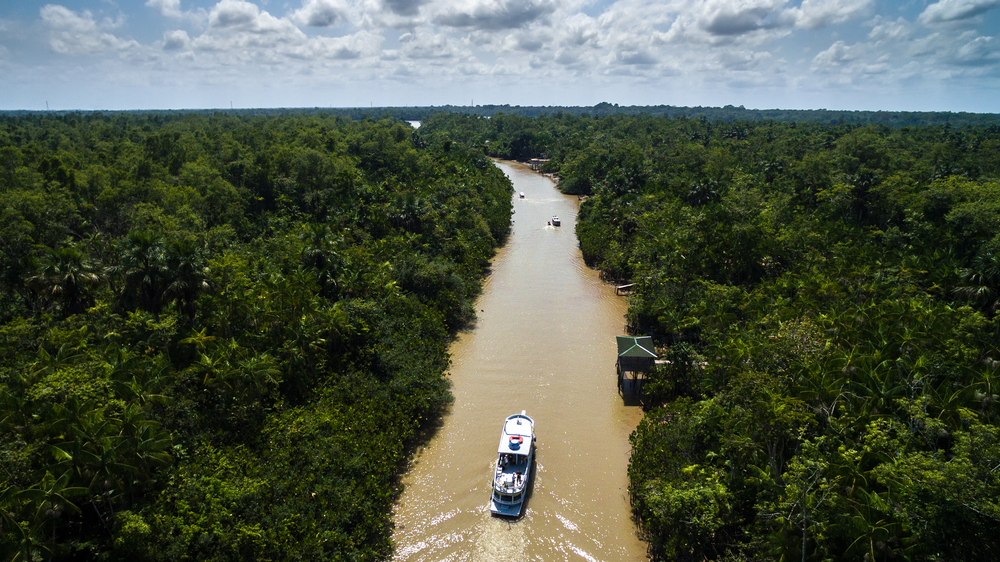 Viagem-de-barco-no-Amazonas